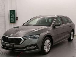 Grigio Usata 2024 Skoda Octavia Executive Station wagon | 27.900 € (Buon prezzo)