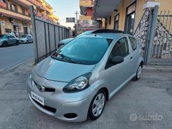 Grigio Usata 2011 Toyota Aygo Connect Style Due volumi | 4490 € (Buon prezzo)