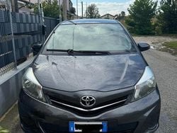 Grigio Usata 2012 Toyota Yaris Tre volumi | 4500 € (Cara)