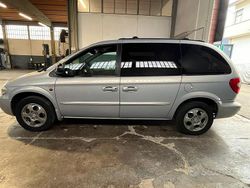 Grigio Usata 2001 Chrysler Voyager Monovolume | 1500 € (Buon prezzo)