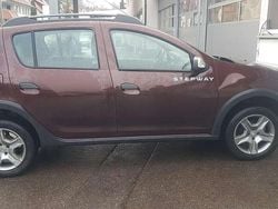 Marrone Usata 2017 Dacia Sandero Comfort Tre volumi | 7800 € (Buon prezzo)