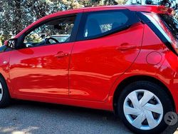 Rosso Usata 2017 Toyota Aygo Due volumi | 8600 € (Buon prezzo)