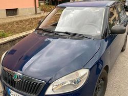 Blu Usata 2011 Skoda Fabia Tre volumi | 2200 € (Super prezzo)