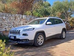 Usata 2015 Jeep Cherokee Longitude SUV | 12.000 € (Ottimo prezzo)