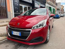 Rosso Usata 2015 Peugeot 208 Allure Due volumi | 7900 € (Buon prezzo)