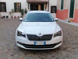 Bianco Usata 2016 Skoda Superb Station wagon | 16.200 € (Molto cara)