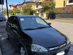 Usata 2005 Opel Corsa Tre volumi | 2000 € (Cara)