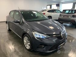 Grigio Usata 2020 Renault Clio V Zen Tre volumi | 13.900 € (Buon prezzo)