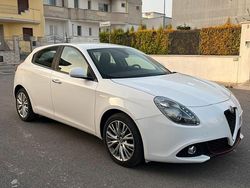 Bianco Usata 2017 Alfa Romeo Giulietta Due volumi | 8880 € (Super prezzo)