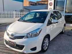 Usata 2013 Toyota Yaris | 7900 € (Cara)