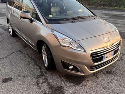 Beige Usata 2014 Peugeot 5008 Allure Monovolume | 6900 € (Buon prezzo)
