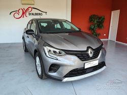 Grigio Usata 2022 Renault Captur Techno SUV | 16.500 € (Buon prezzo)