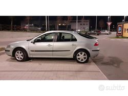 Grigio Usata 2005 Renault Laguna II Tre volumi | 1500 €