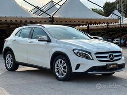 Bianco Usata 2015 Mercedes GLA200 SUV | 15.900 € (Molto cara)