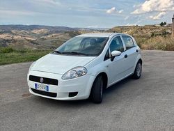 Bianco Usata 2010 Fiat Grande Punto Due volumi | 2900 € (Buon prezzo)