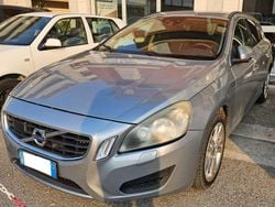 Argento Usata 2011 Volvo V60 Summum Station wagon | 5650 €