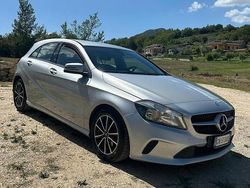 Grigio Usata 2017 Mercedes A180 Tre volumi | 11.450 € (Ottimo prezzo)