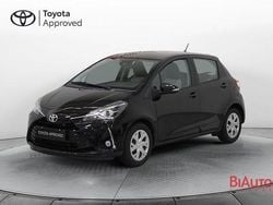 Nero Usata 2017 Toyota Yaris Active Tre volumi | 9500 € (Buon prezzo)