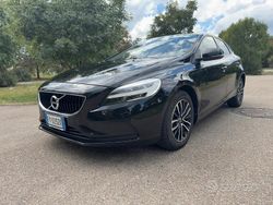 Nero Usata 2019 Volvo V40 Momentum Station wagon | 13.800 € (Cara)