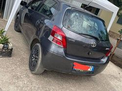 Grigio Usata 2010 Toyota Yaris Due volumi | 2000 € (Super prezzo)