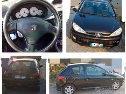 Nero Usata 2004 Peugeot 206 Tre volumi | 1290 € (Buon prezzo)