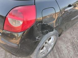 Grigio Usata 2008 Renault Clio II LE Tre volumi | 2000 € (Ottimo prezzo)