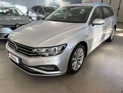 Grigio Usata 2022 VW Passat Business Station wagon | 15.990 € (Ottimo prezzo)