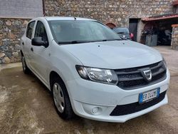 Bianco Usata 2013 Dacia Sandero Tre volumi | 4500 € (Buon prezzo)