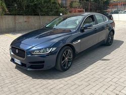 Blu Usata 2017 Jaguar XE Pure Tre volumi | 16.900 € (Cara)