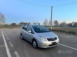 Grigio Usata 2004 Toyota Corolla Station wagon | 900 €