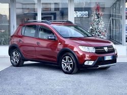 Rosso Usata 2019 Dacia Sandero Tre volumi | 9400 € (Buon prezzo)