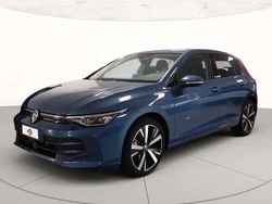Anemone blue metallizzato Usata 2024 VW Golf VIII Edition Tre volumi | 28.300 € (Buon prezzo)