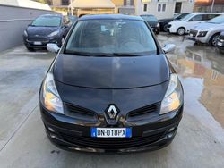 Nero Usata 2008 Renault Clio II Dynamique Tre volumi | 3499 € (Buon prezzo)