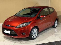 Bianco Usata 2010 Ford Fiesta Titanium Tre volumi | 4990 € (Buon prezzo)