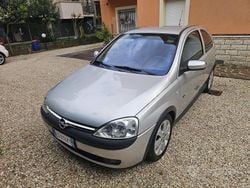 Grigio Usata 2003 Opel Corsa Tre volumi | 2300 € (Buon prezzo)