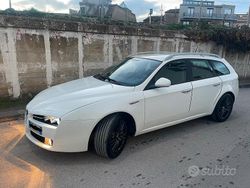 Bianco Usata 2008 Alfa Romeo 159 Station wagon | 2800 € (Buon prezzo)