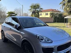Usata 2015 Porsche Cayenne SUV | 26.500 € (Buon prezzo)