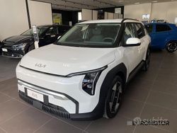 Bianco Nuova 2025 Kia EV3 SUV | 38.900 € (Cara)