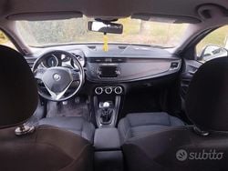 Grigio Usata 2017 Alfa Romeo Giulietta Tre volumi | 9200 € (Buon prezzo)