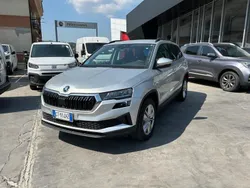 Grigio Usata 2024 Skoda Karoq Executive SUV | 27.900 € (Buon prezzo)