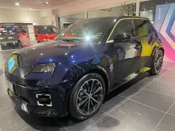 Blu/azzurro Nuova 2024 Renault R5 Iconic Due volumi | 32.400 €