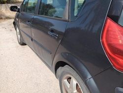 Usata 2008 Renault Scénic II Monovolume | 600 €