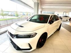 Bianco Nuova 2025 Honda Civic Type R Tre volumi | 65.900 € (Molto cara)