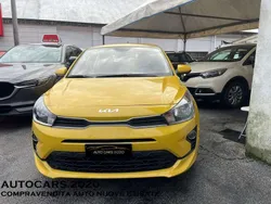 Giallo Usata 2022 Kia Rio Style Tre volumi | 12.000 € (Buon prezzo)