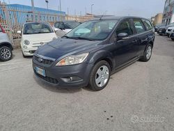 Grigio(met.) Usata 2008 Ford Focus Station wagon | 2200 € (Buon prezzo)