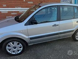 Grigio Usata 2012 Ford Fusion Tre volumi | 4900 € (Molto cara)