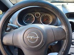 Grigio Usata 2008 Opel Corsa Tre volumi | 1400 € (Buon prezzo)