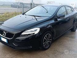 Nero Usata 2019 Volvo V40 Business Edition Tre volumi | 12.990 € (Buon prezzo)