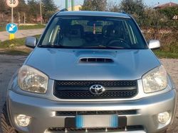 Grigio Usata 2005 Toyota RAV4 SUV | 5000 € (Cara)