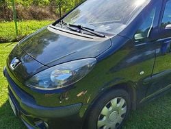 Nero Usata 2008 Peugeot 1007 Monovolume | 2500 € (Buon prezzo)
